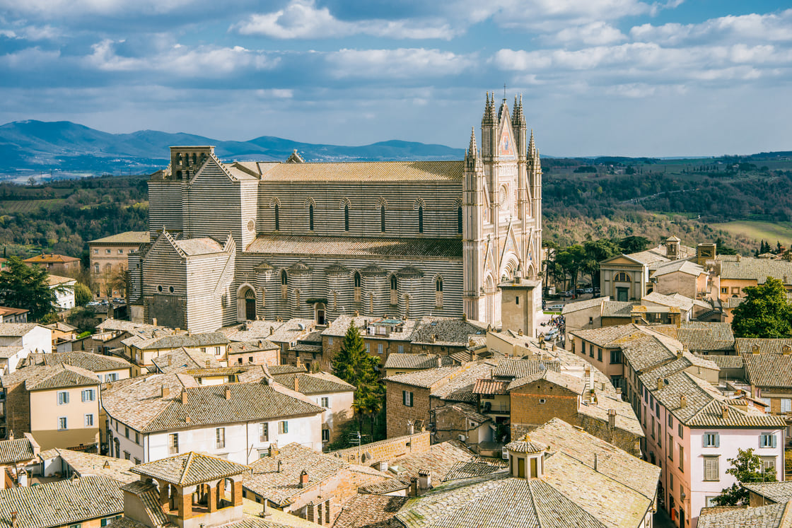 aerial-view-of-old-orvieto-cathedral-and-buildings-2023-11-27-05-03-10-utc